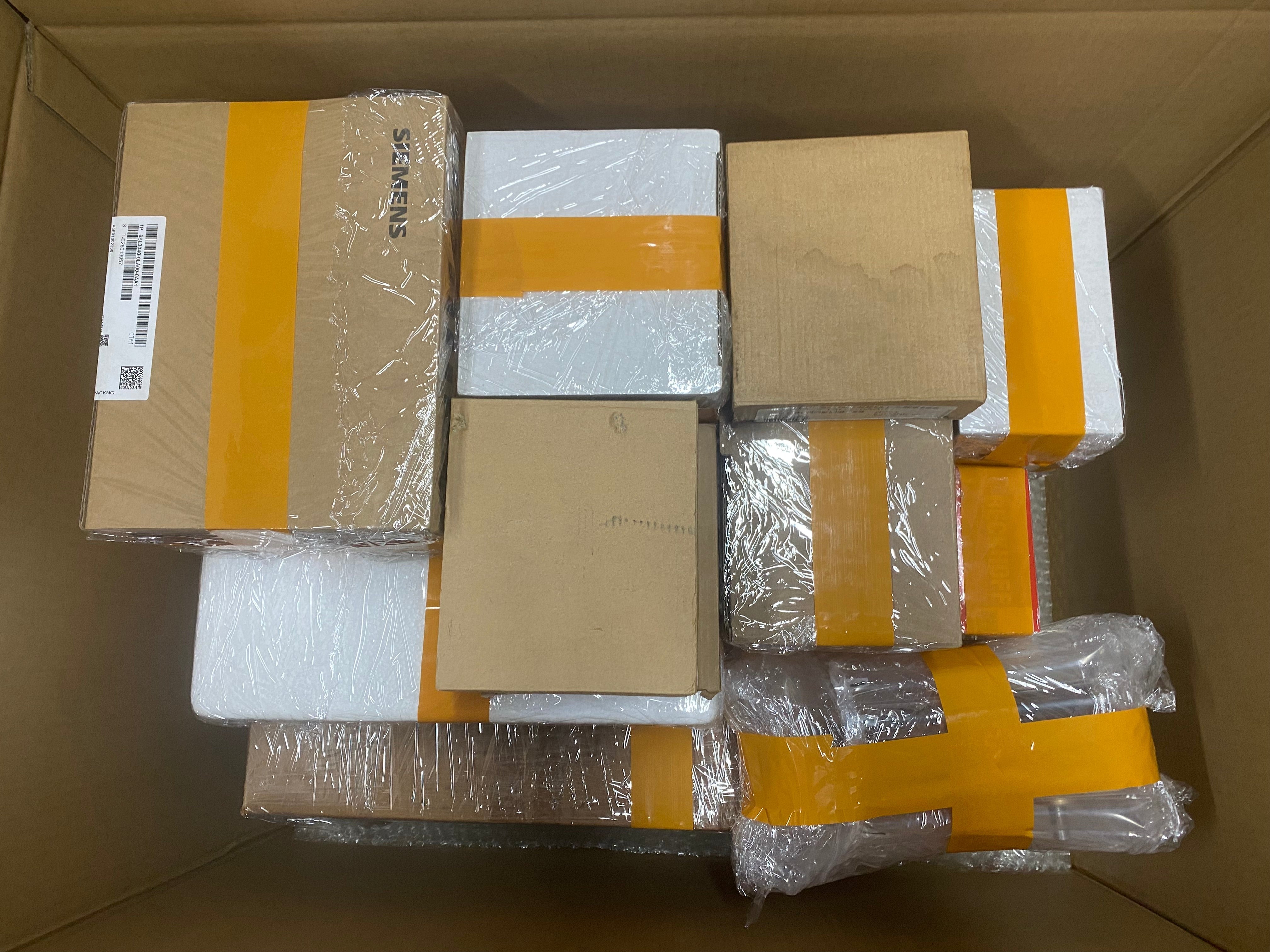 SIEMENS 6ES7322-1BL00-0AA0 digital output module