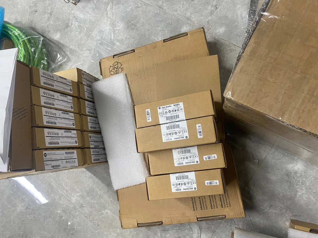 Omron D4NL-2FFG-B electromagnetic locking safety door switch