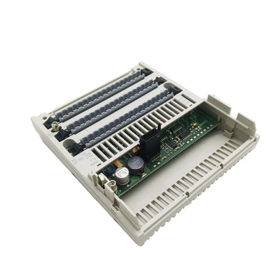 170ADO35000 New New 170ADO35000 PLC Output Module Schneider