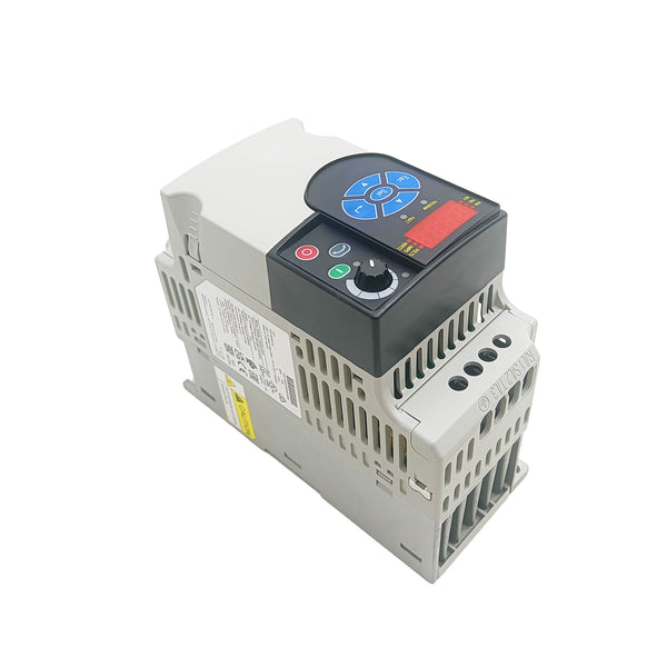 22F-D4P2N103 1PCS New 22FD4P2N103 4M 1.5 kW 2 HP AC Drive
