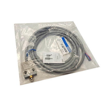 D4C-1602 Brand New Omron Limit Switch D4C1602 5A 250V