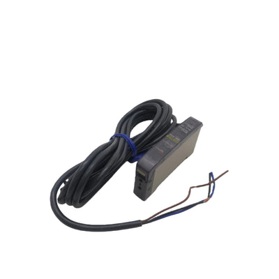 E3X-NT41 New In Stock E3XNT41 Omron Photoelectric Sensor