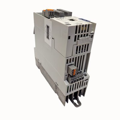 E84AVTCE3714VX0 Brand New Lenze Inverter Drive E84AVTCE3714VX0