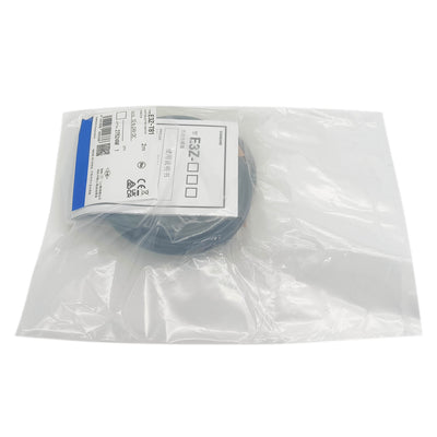 E3Z-T81 New Factory Sealed E3ZT81 Omron Photoelectric Switch