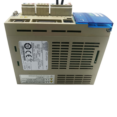 R7D-AP02H New In Box OMRON Servo Drive R7DAP02H