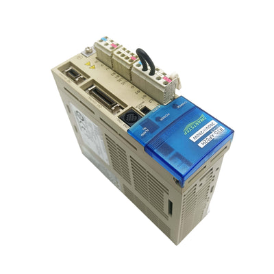 R7D-AP02H New In Box OMRON Servo Drive R7DAP02H