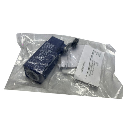 XCKN2118P20C Brand New Sealed Telemecanique Limit Switch XCKN2118P20C